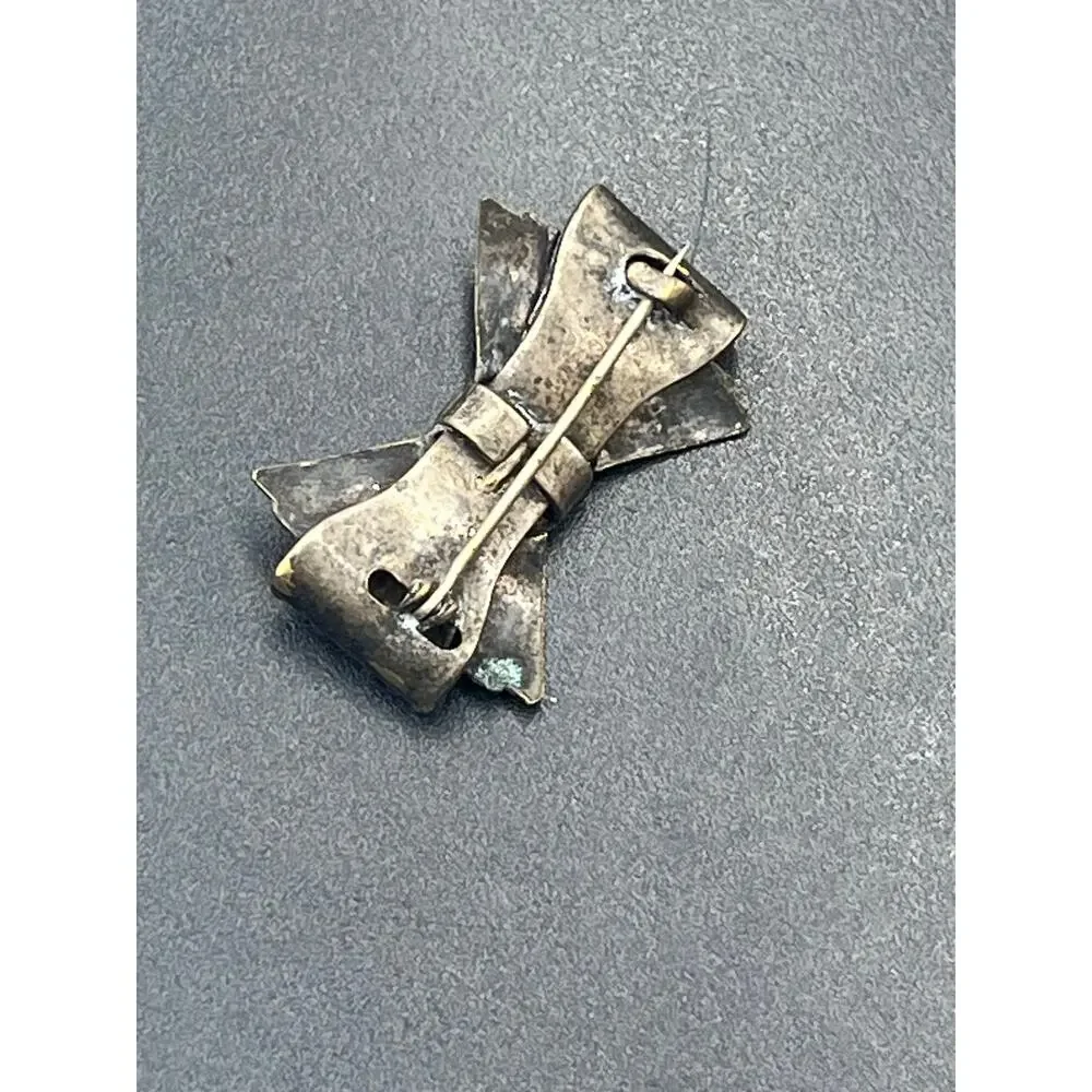 VINTAGE Victorian‎ Antiqued Brass Style Detailed Bow Brooch Unsigned